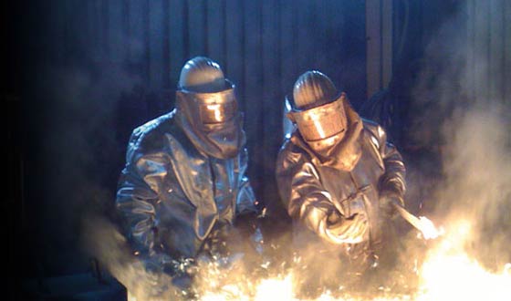 aluminiseret kevlar fabric.jpg aluminized kevlar fabric.jpg